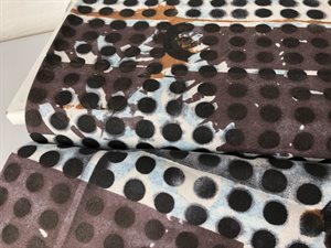 Patchwork stof - glyphs by E bond, små bomber i flot farve splash